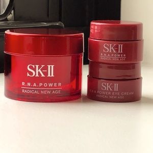 SK-II moisturizer and eye cream set